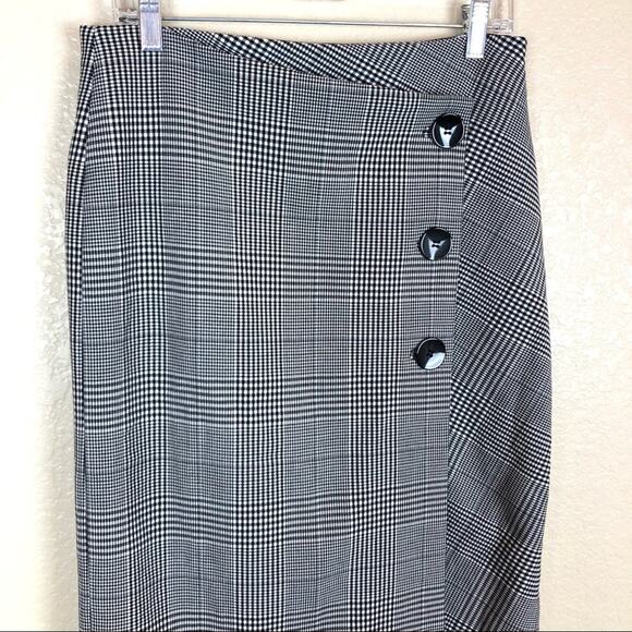 NWOT Zara Check Print Large Button Midi Skirt. - Picture 4 of 10